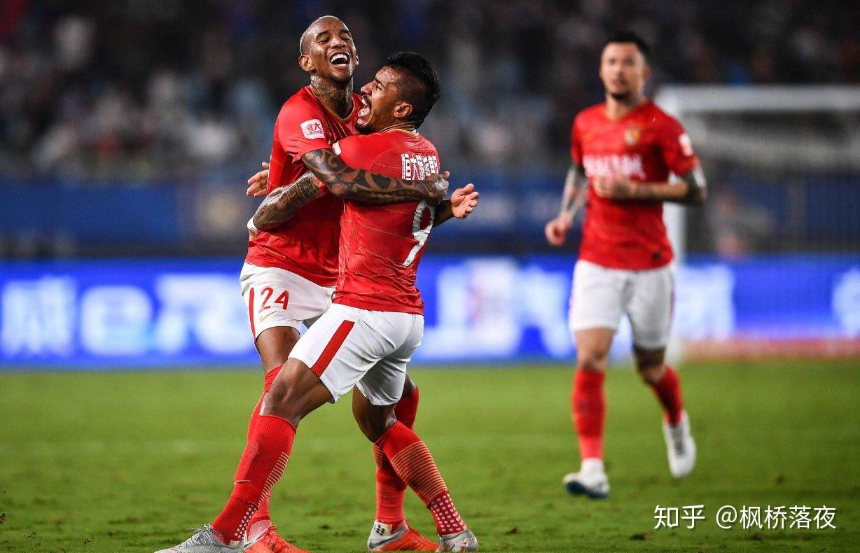 英雄联盟战争学院-洛杉矶湖人训练开放日；今晚防线松动引欢呼；亚冠在即；年轻球员得到机会的简单介绍