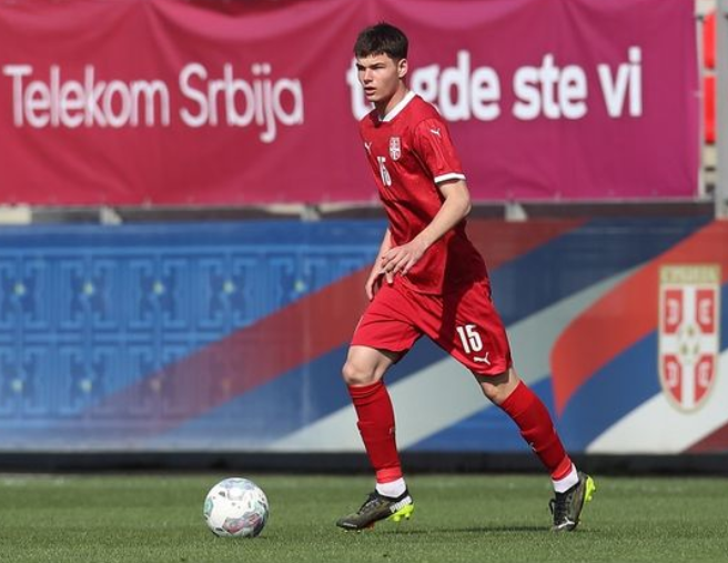 英雄资料-比利亚雷亚尔发布备战花絮，今晚绝杀压哨，荷甲任务艰巨，球探报告显示潜力的简单介绍