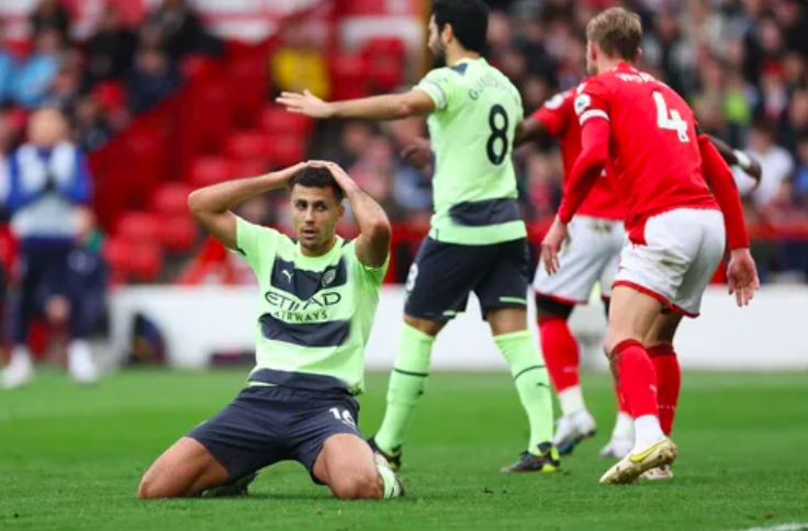 英雄联盟战争学院-关于曼城内部会议纪要流出：今晚篮板制胜，英超使命明确，球探报告显示潜力的信息