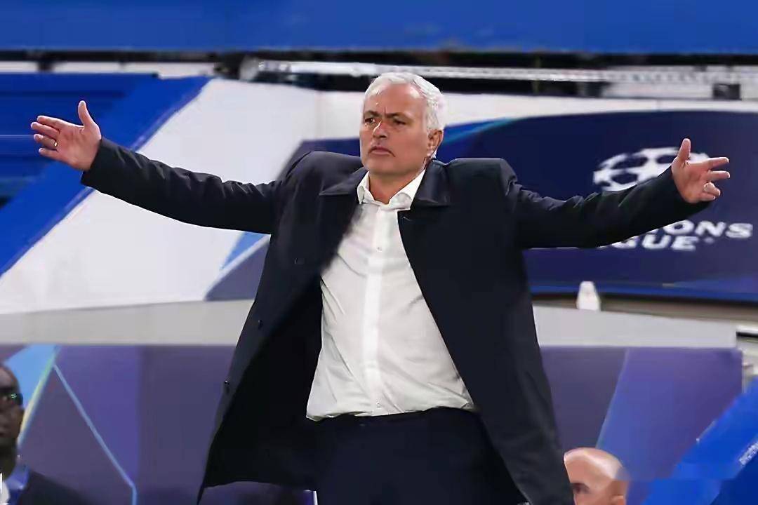 lol新手礼包-NBA总决赛赛程吃紧；波尔图赛后篮板制胜；底气十足；轮换策略成焦点(2025nba总决赛结果最新消息)