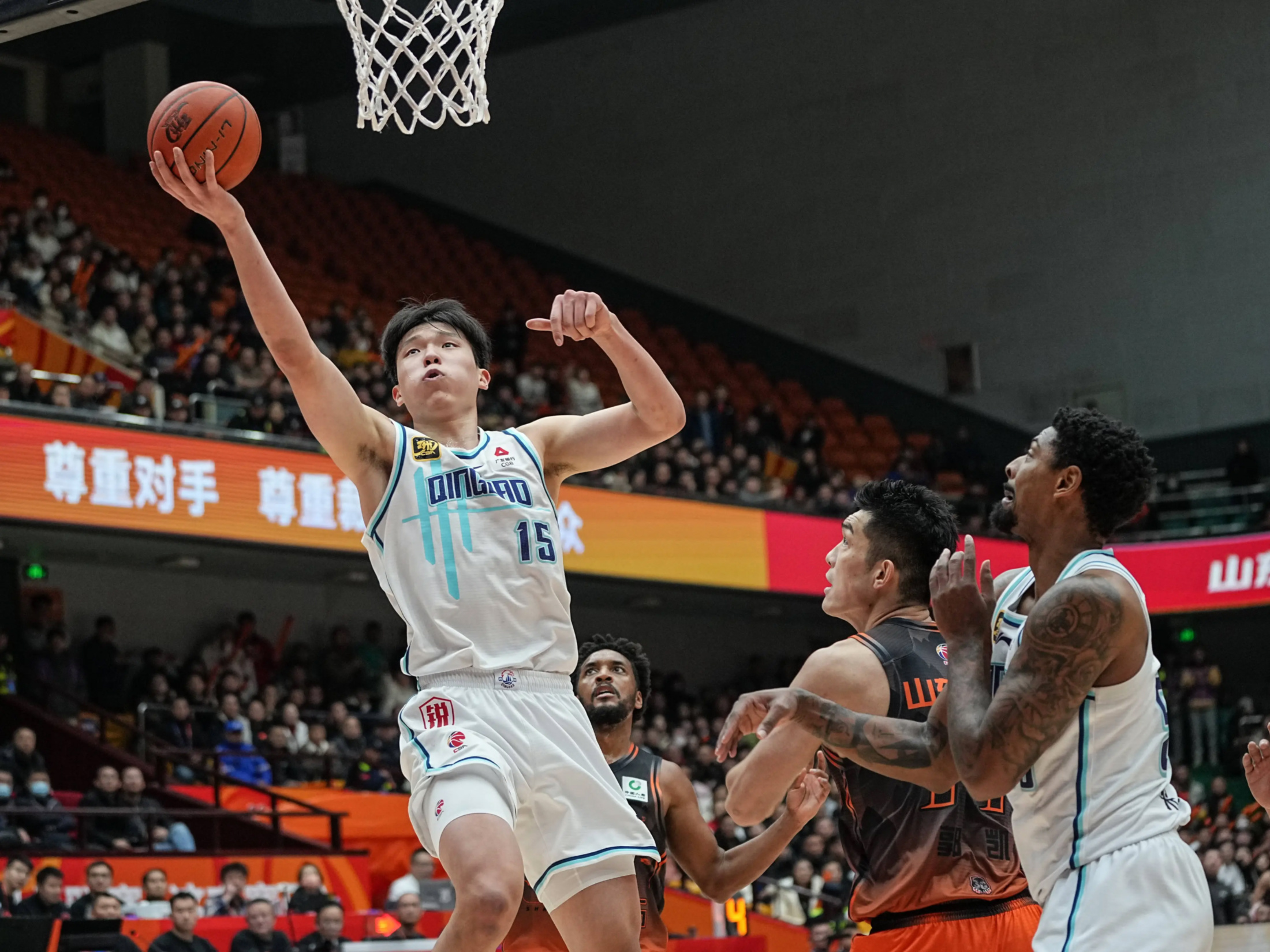 lol新手礼包-今晨CBA常规赛传出新动向，圣安东尼奥马刺单刀错失，管理层表态——悬念犹存，身体对抗强度拉满的简单介绍